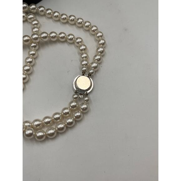 Double Row layered Off White Round Faux Pearl Decorative Clasp Necklace - Picture 4 of 9